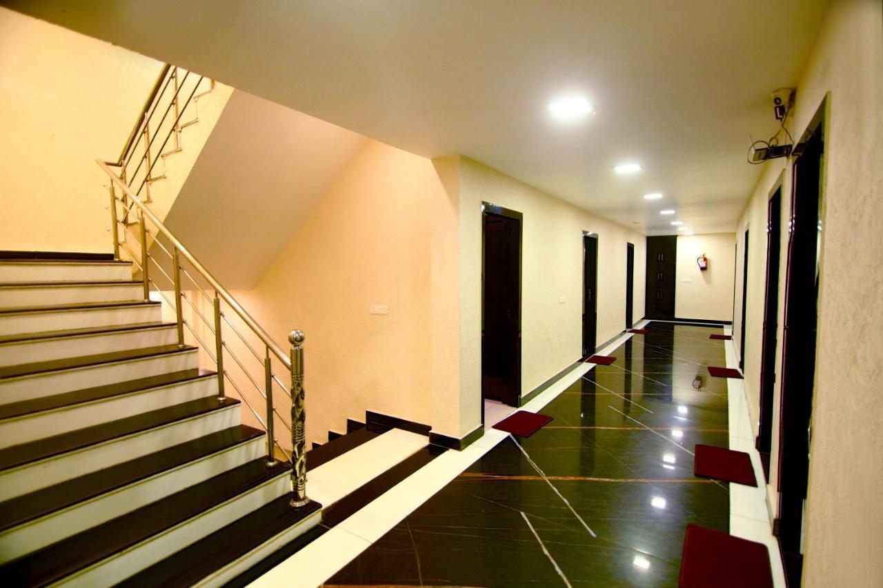 Hotel Gharonda Rishīkesh Zewnętrze zdjęcie
