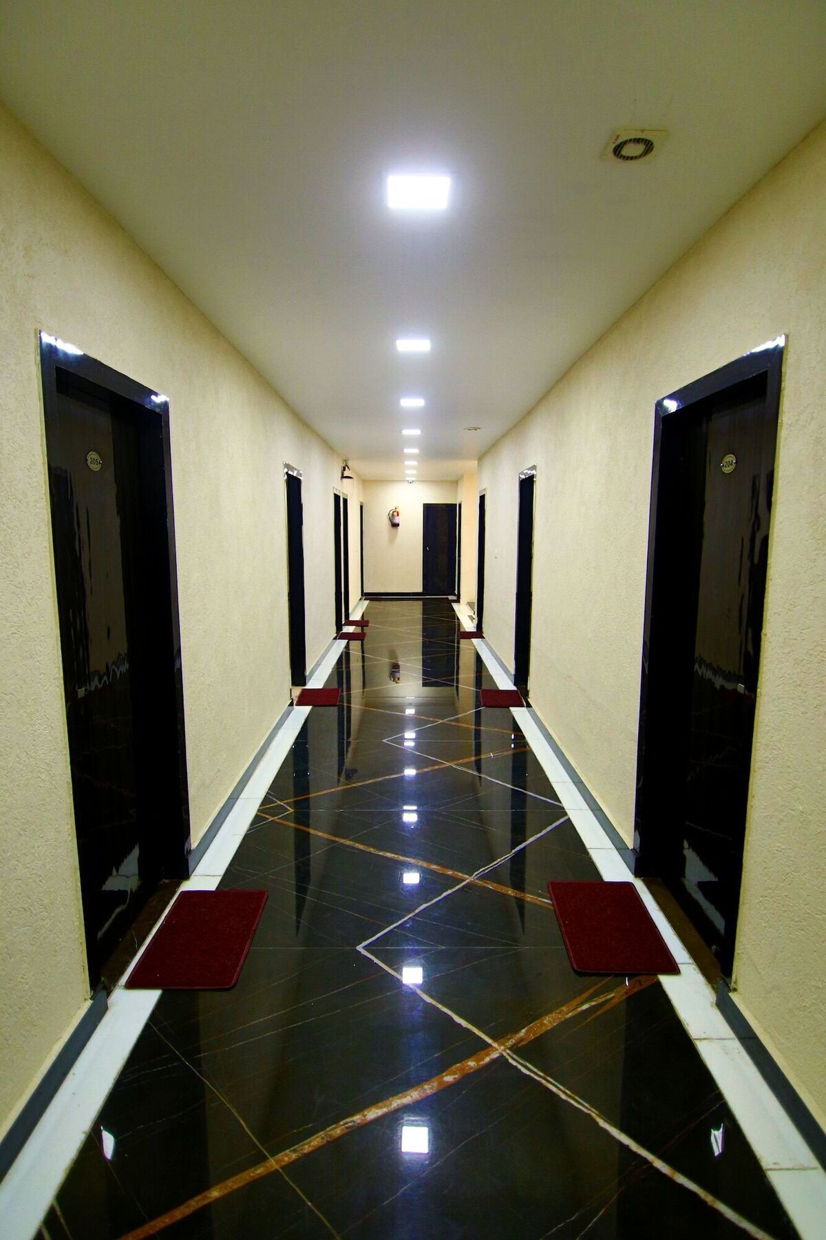Hotel Gharonda Rishīkesh Zewnętrze zdjęcie